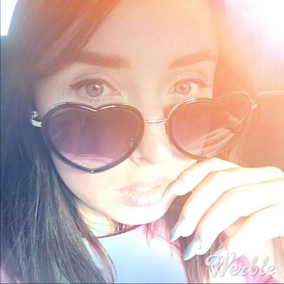 Meet your Posher, Ashley - Picture 1 of 1